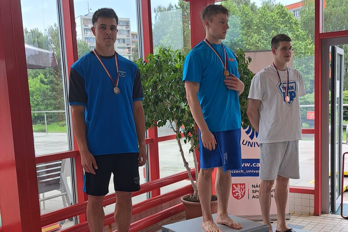 Právě si prohlížíte Rotný Štemberk vylovil dva cenné kovy v akademickém bazénu