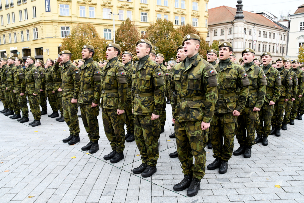 Právě si prohlížíte Noví studenti složili vojenskou přísahu