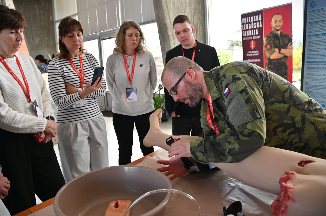 Přečtete si více ze článku VLF hostila konferenci první pomoci ČČK: moderní výuka, nové postupy i technologie
