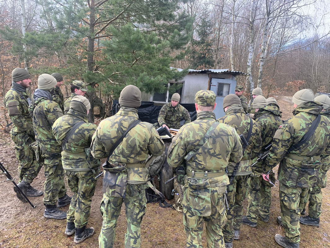 Právě si prohlížíte Polní příprava studentů 3. ročníku dělostřelců
