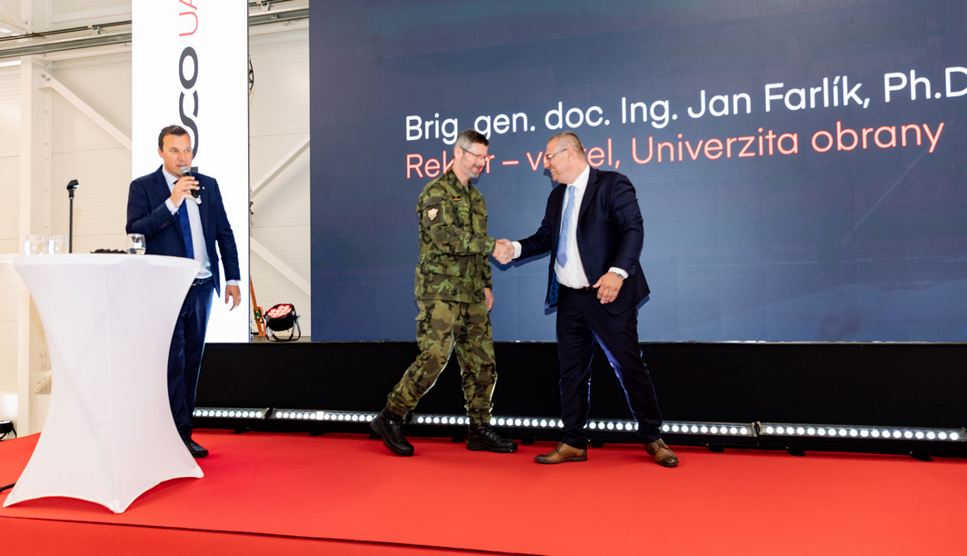 Právě si prohlížíte Univerzita obrany a Primoco UAV SE posilují spolupráci v oblasti bezpilotních systémů